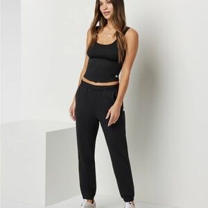 Vuori Women's Boyfriend Joggers